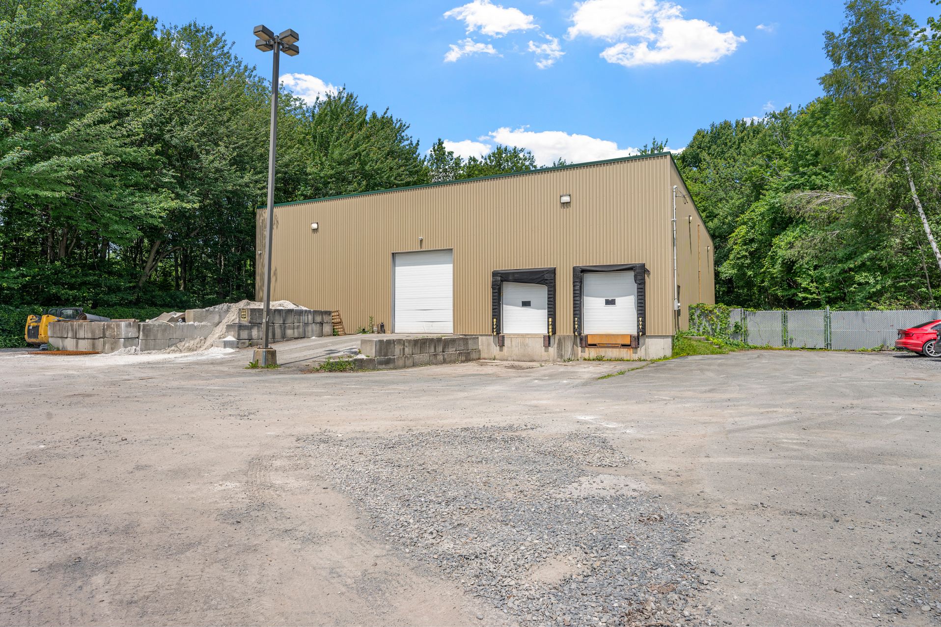 MLS: 25075107