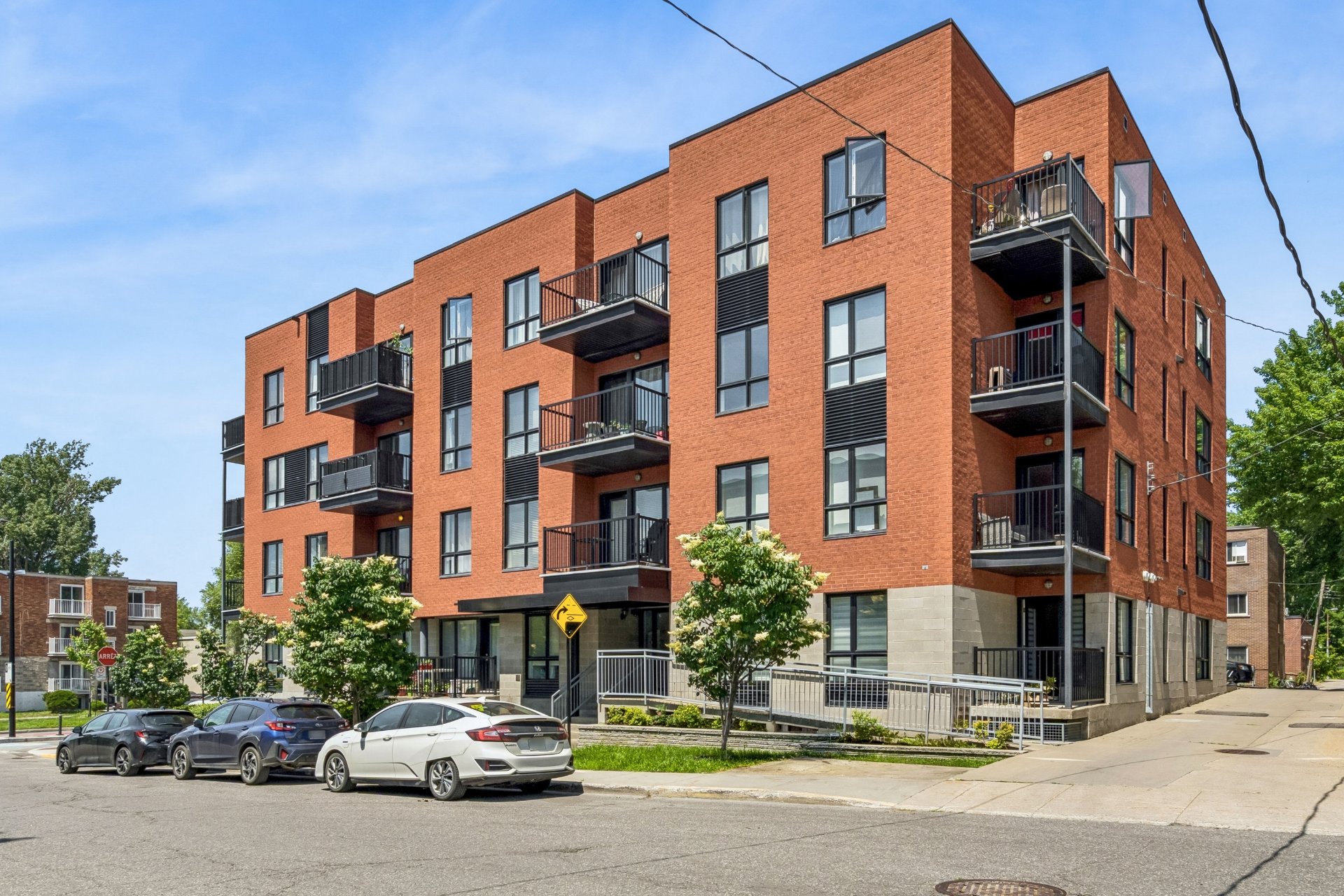 MLS: 25318081