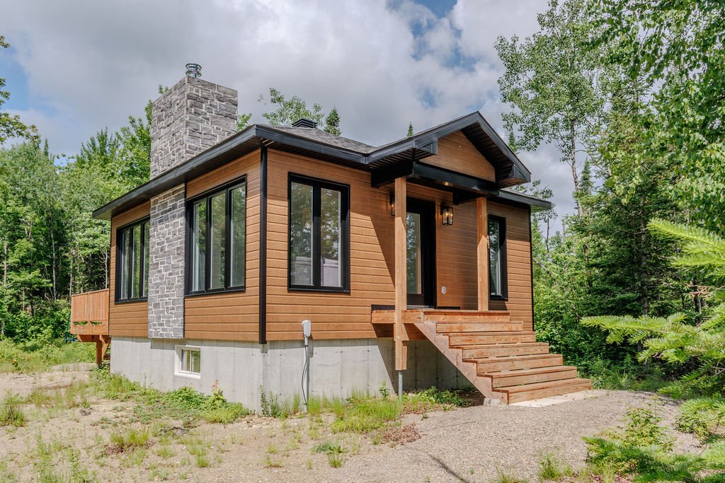 MLS: 16340424