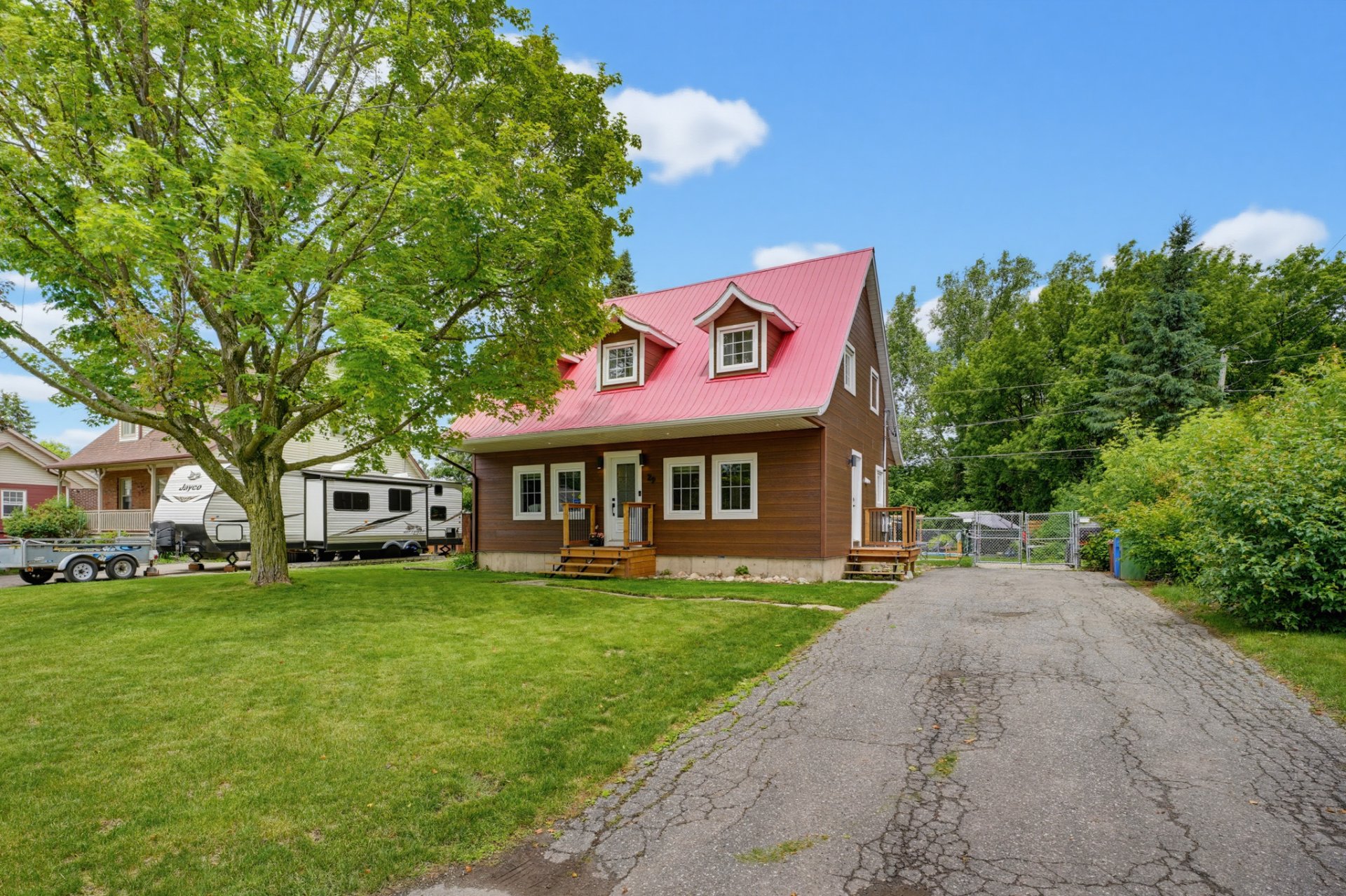 MLS: 19255346