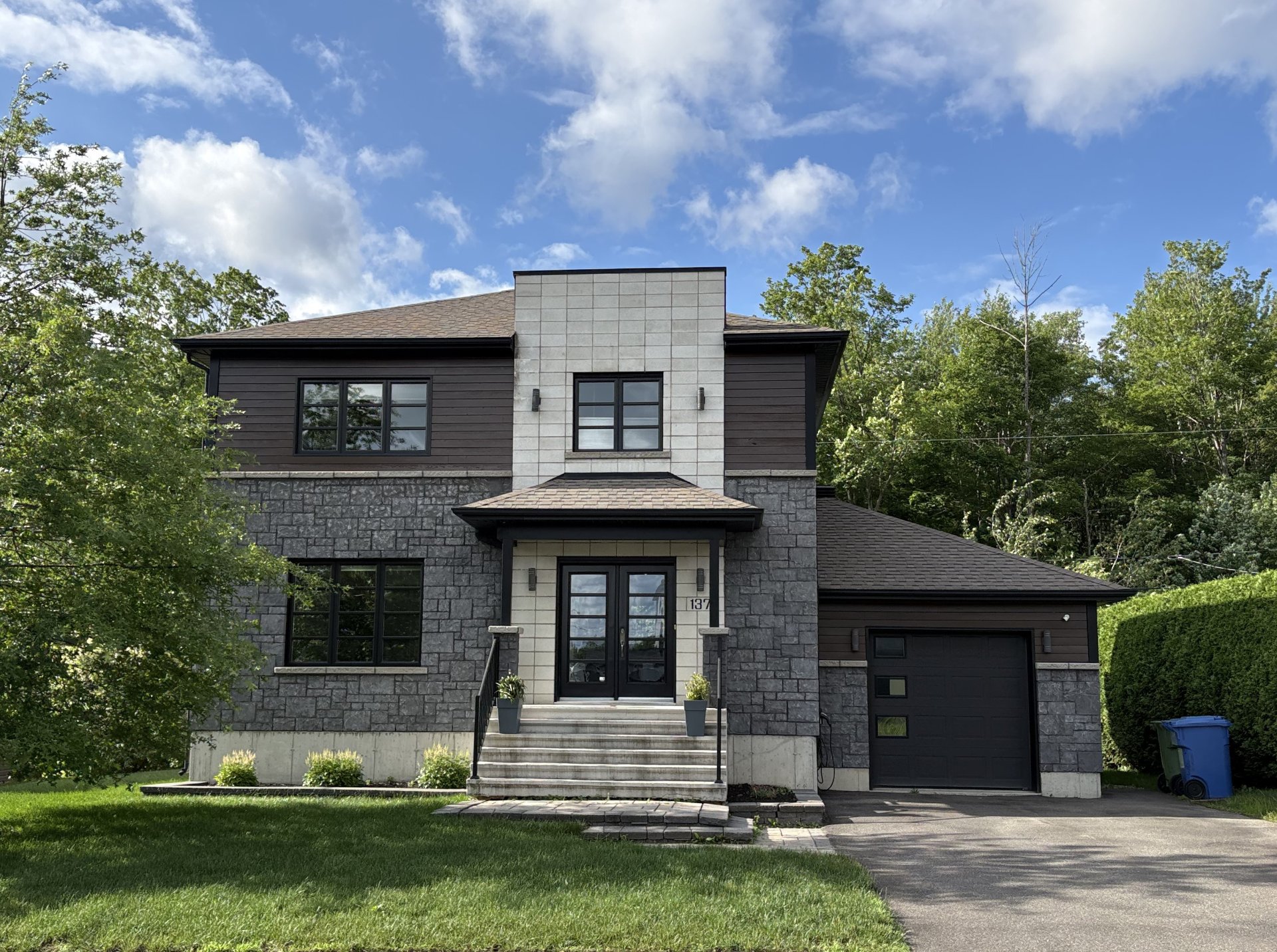 MLS: 21334873