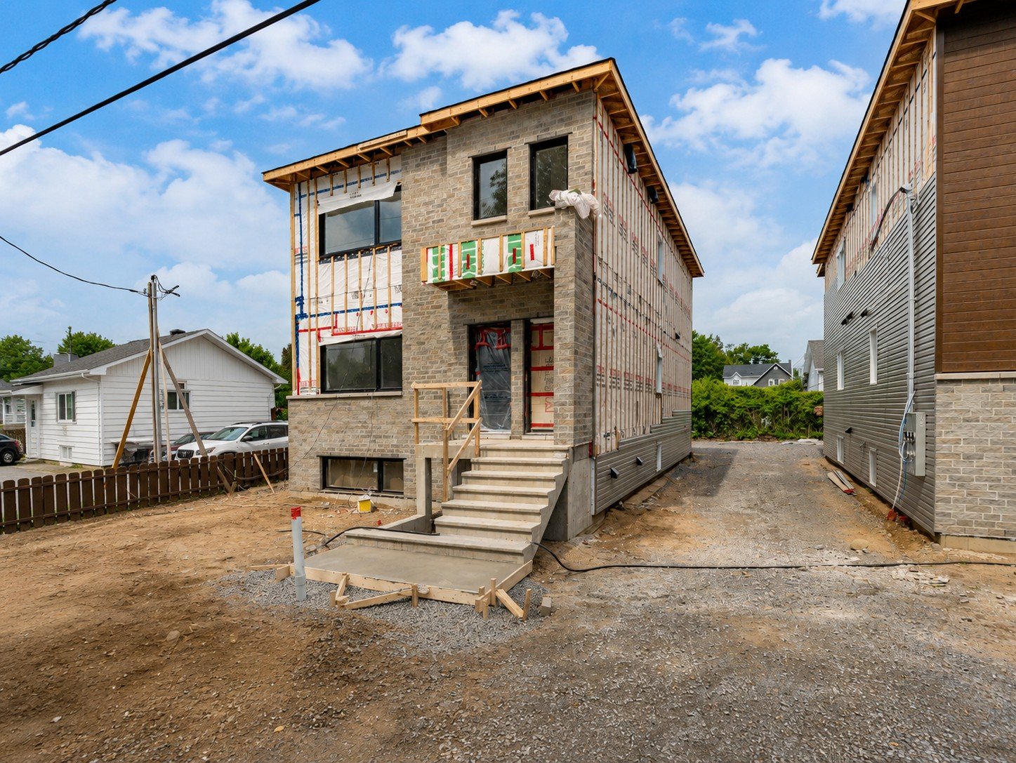 MLS: 22977289
