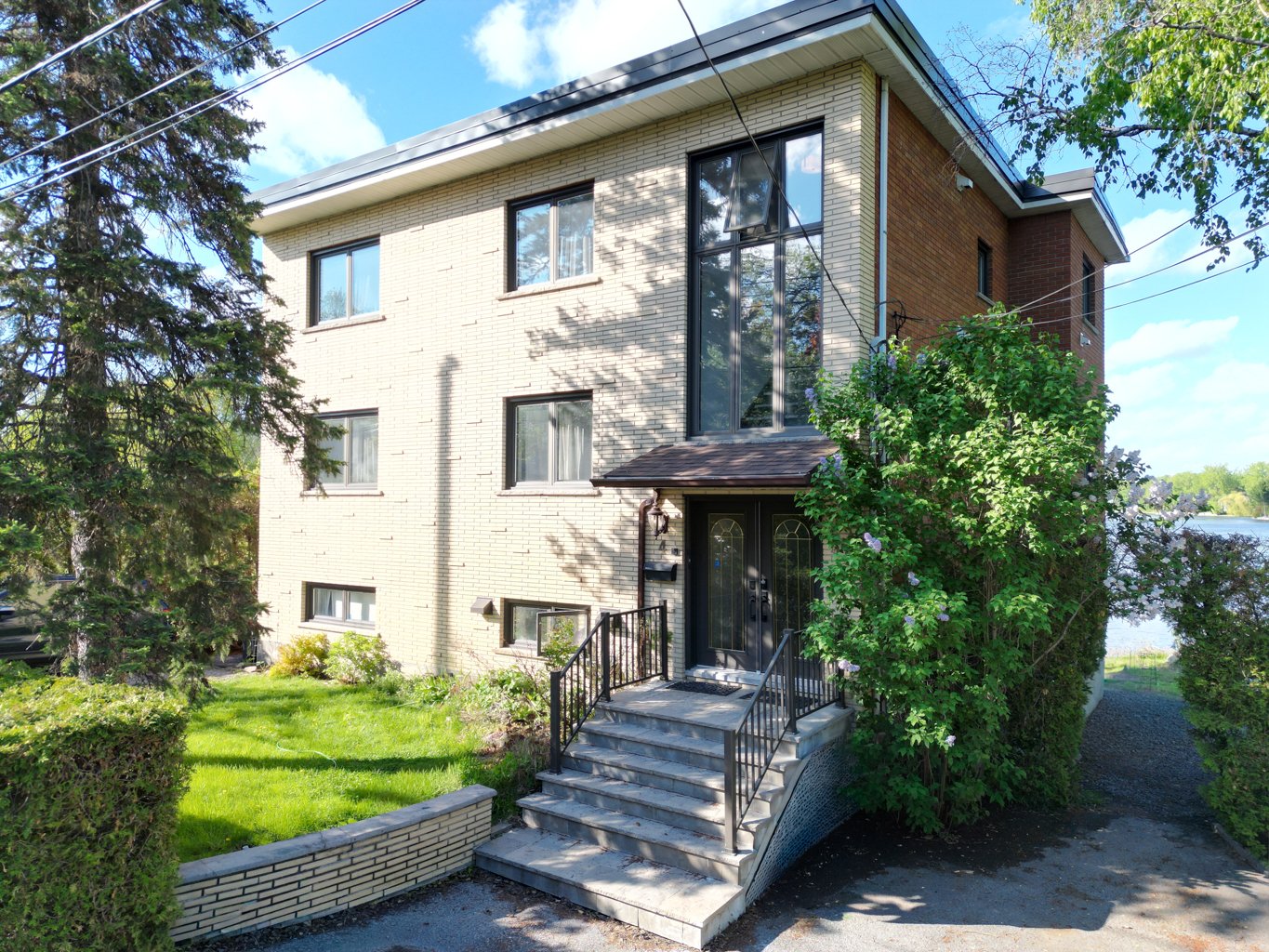 MLS: 15160877
