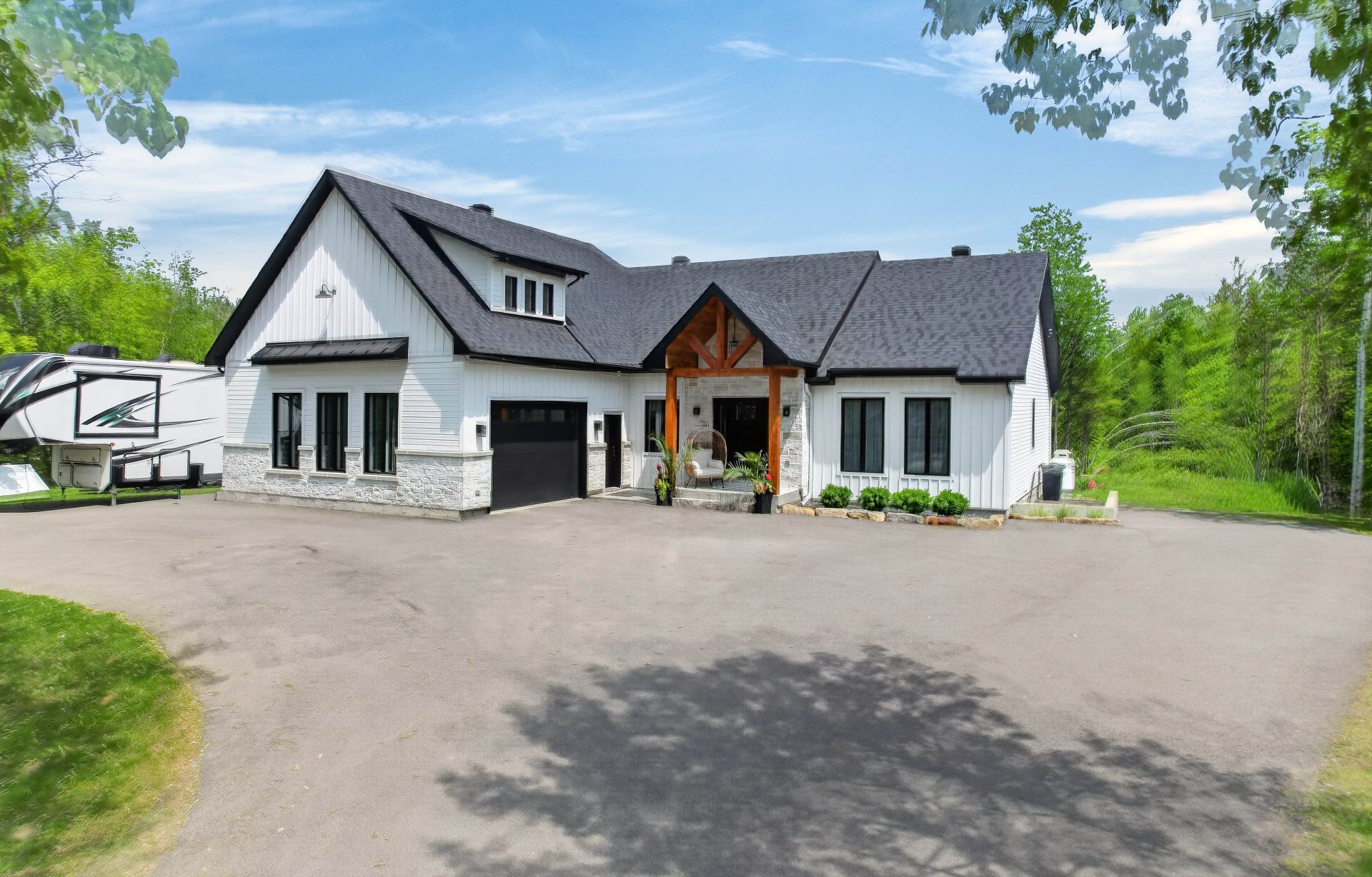 MLS: 15876305
