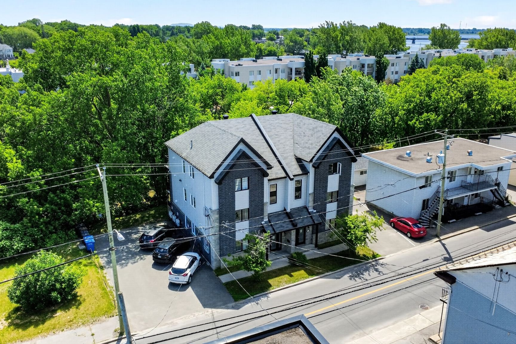 MLS: 10225368