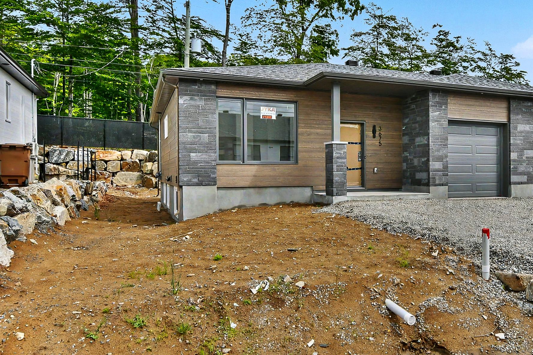MLS: 22791403