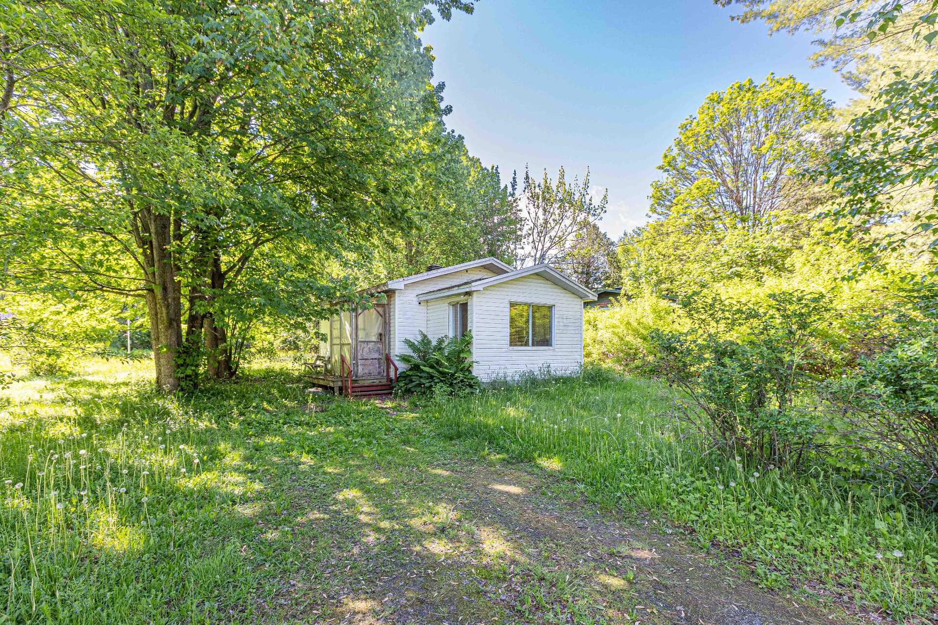 MLS: 22883009