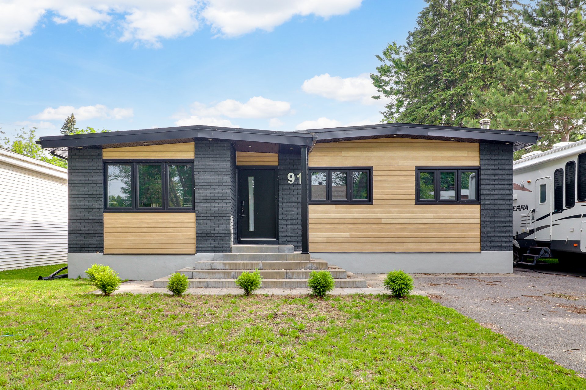 MLS: 14591527