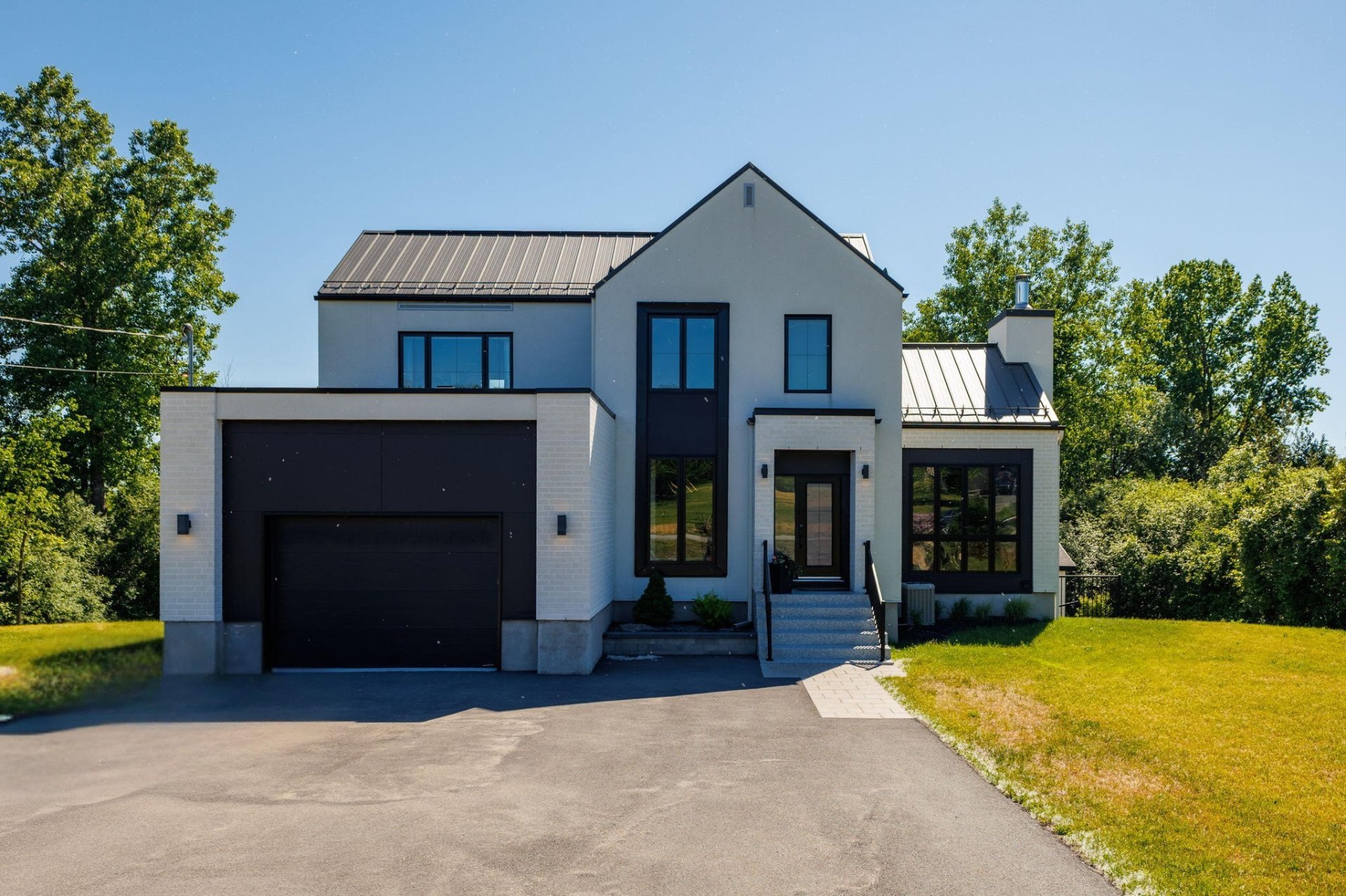 MLS: 24874394