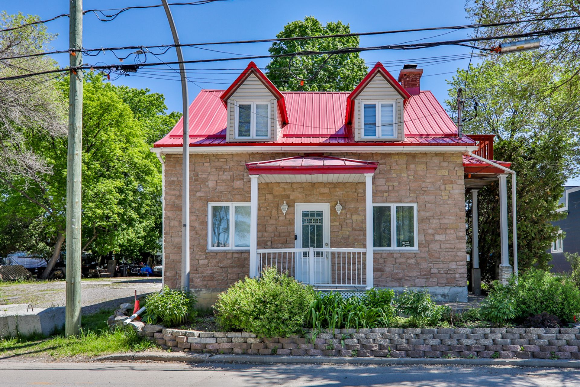 MLS: 28540506