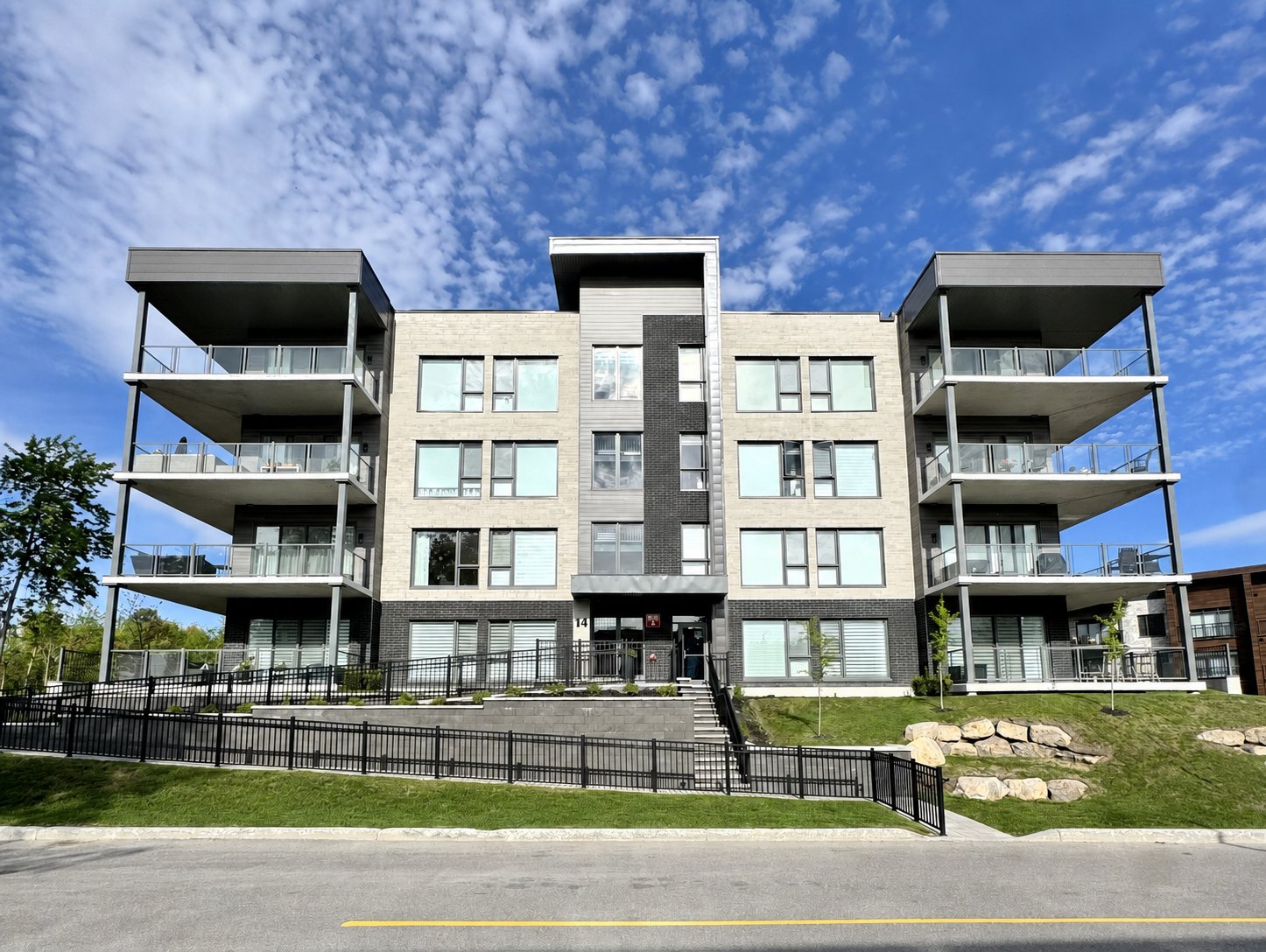 MLS: 25234699