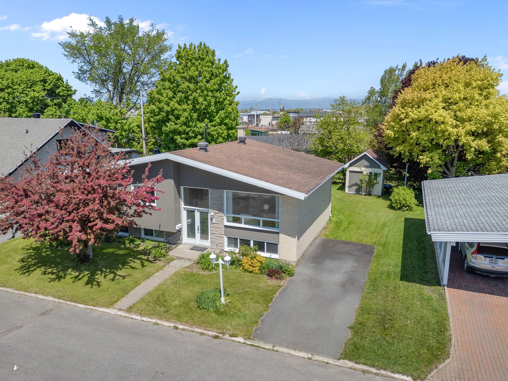MLS: 15225540