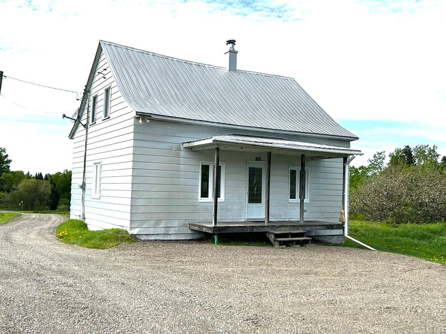 MLS: 26608483
