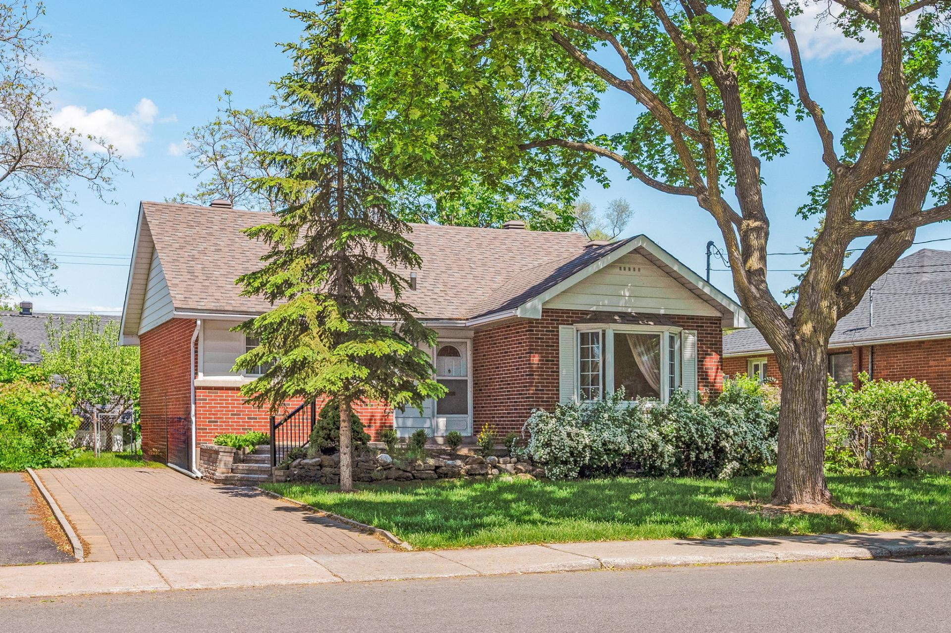 MLS: 27290630