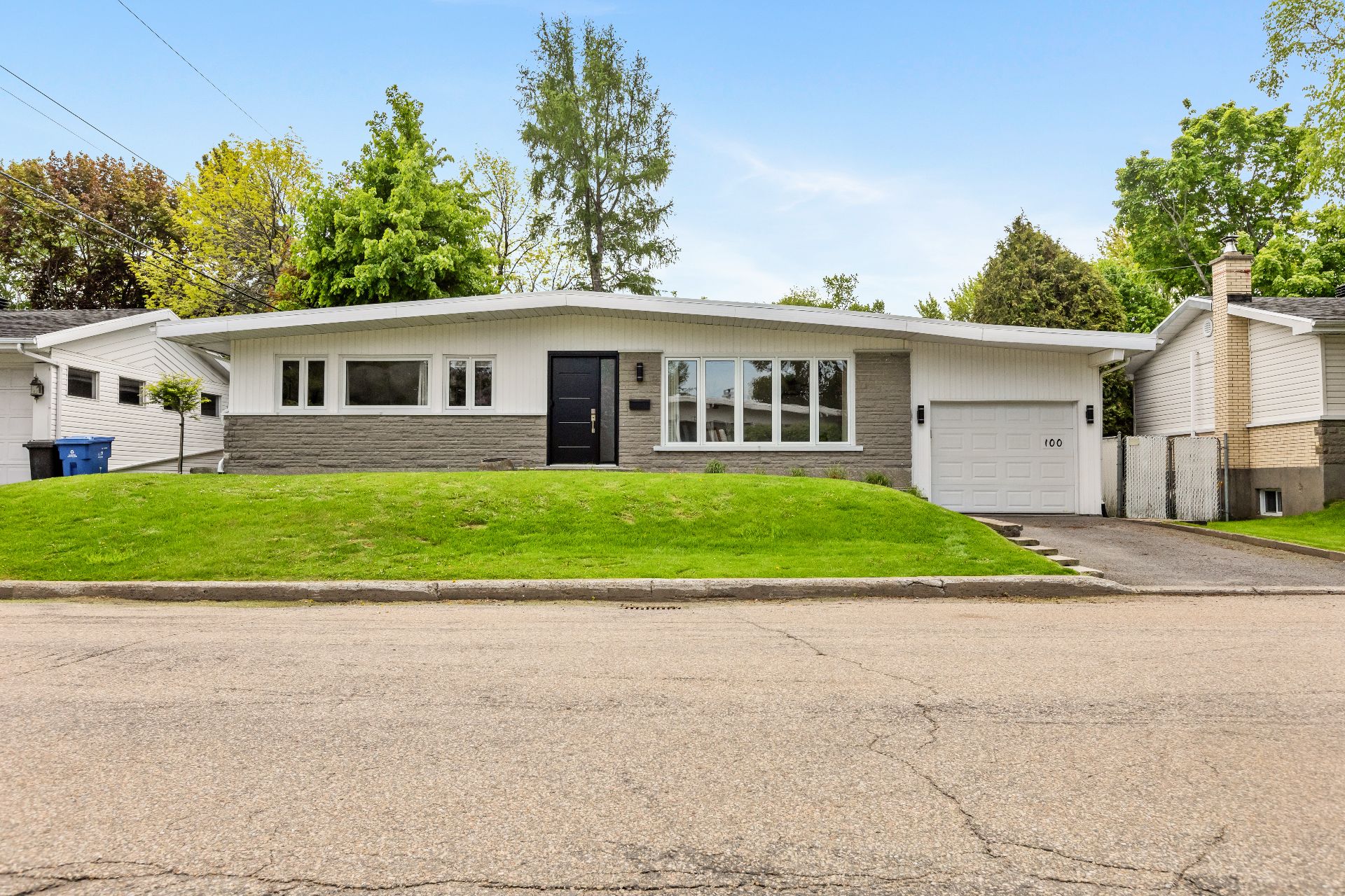 MLS: 25709634