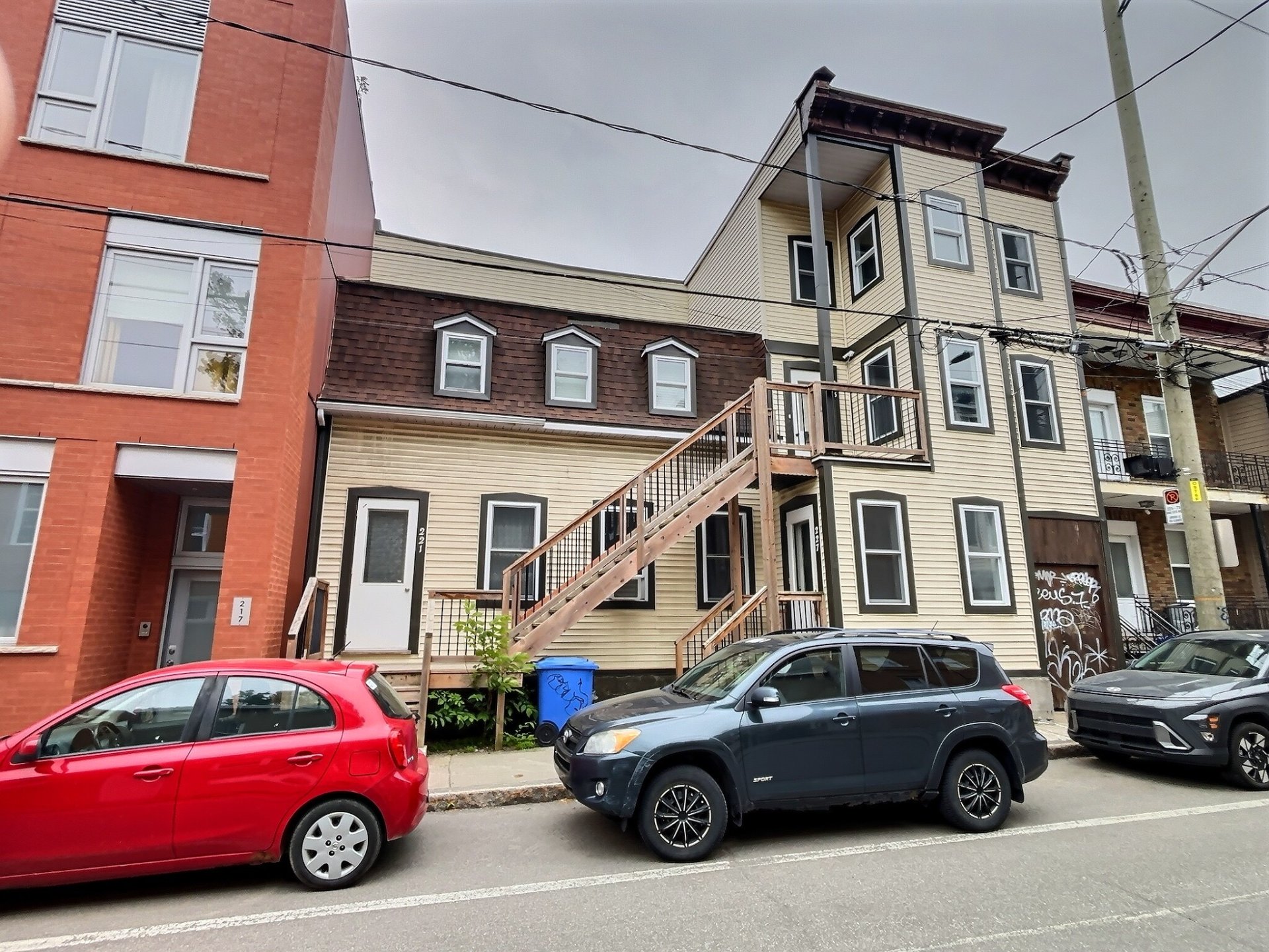 MLS: 21814200