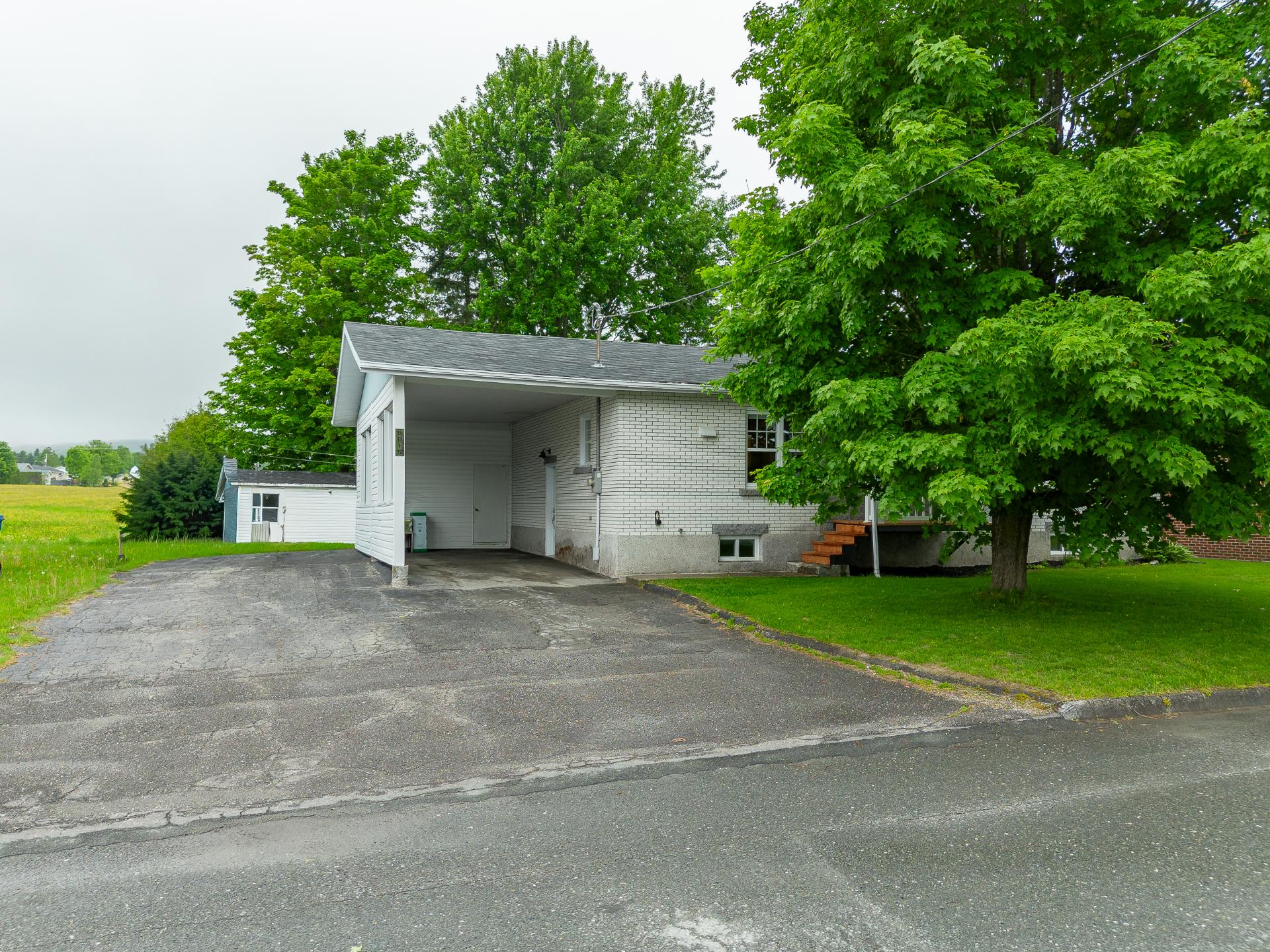 MLS: 15882893