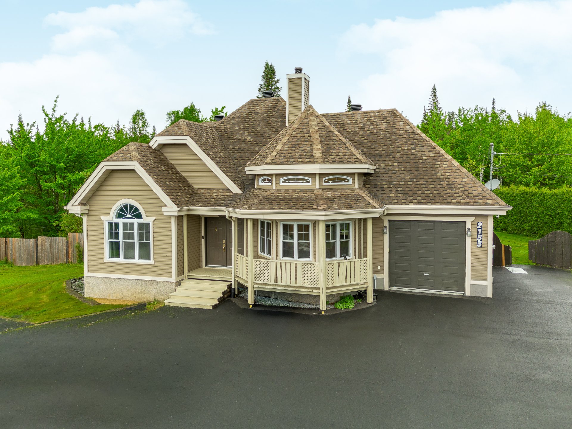 MLS: 22973059