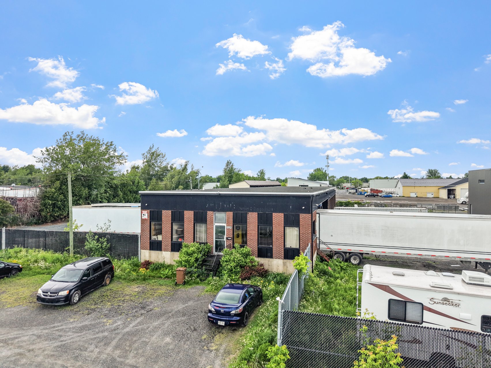 MLS: 15695372