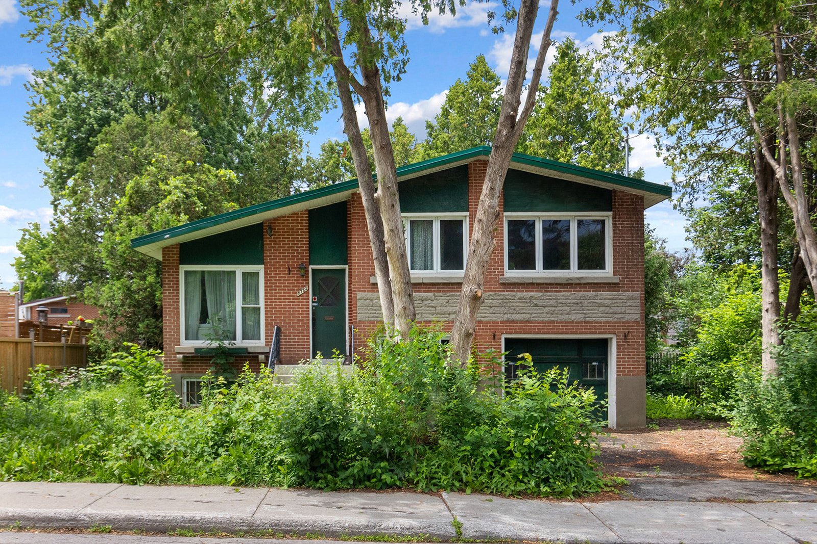 MLS: 24696429