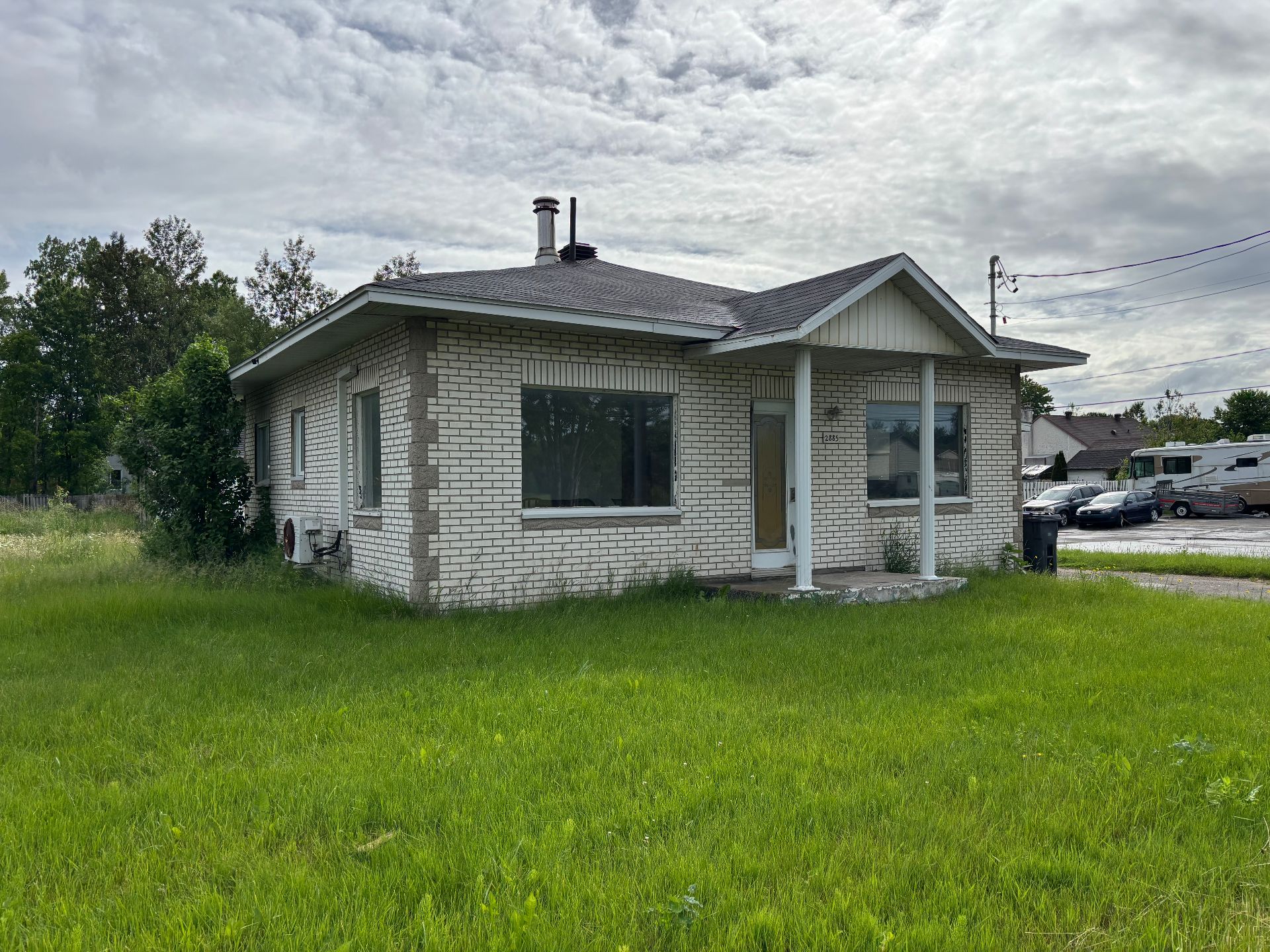 MLS: 24998514