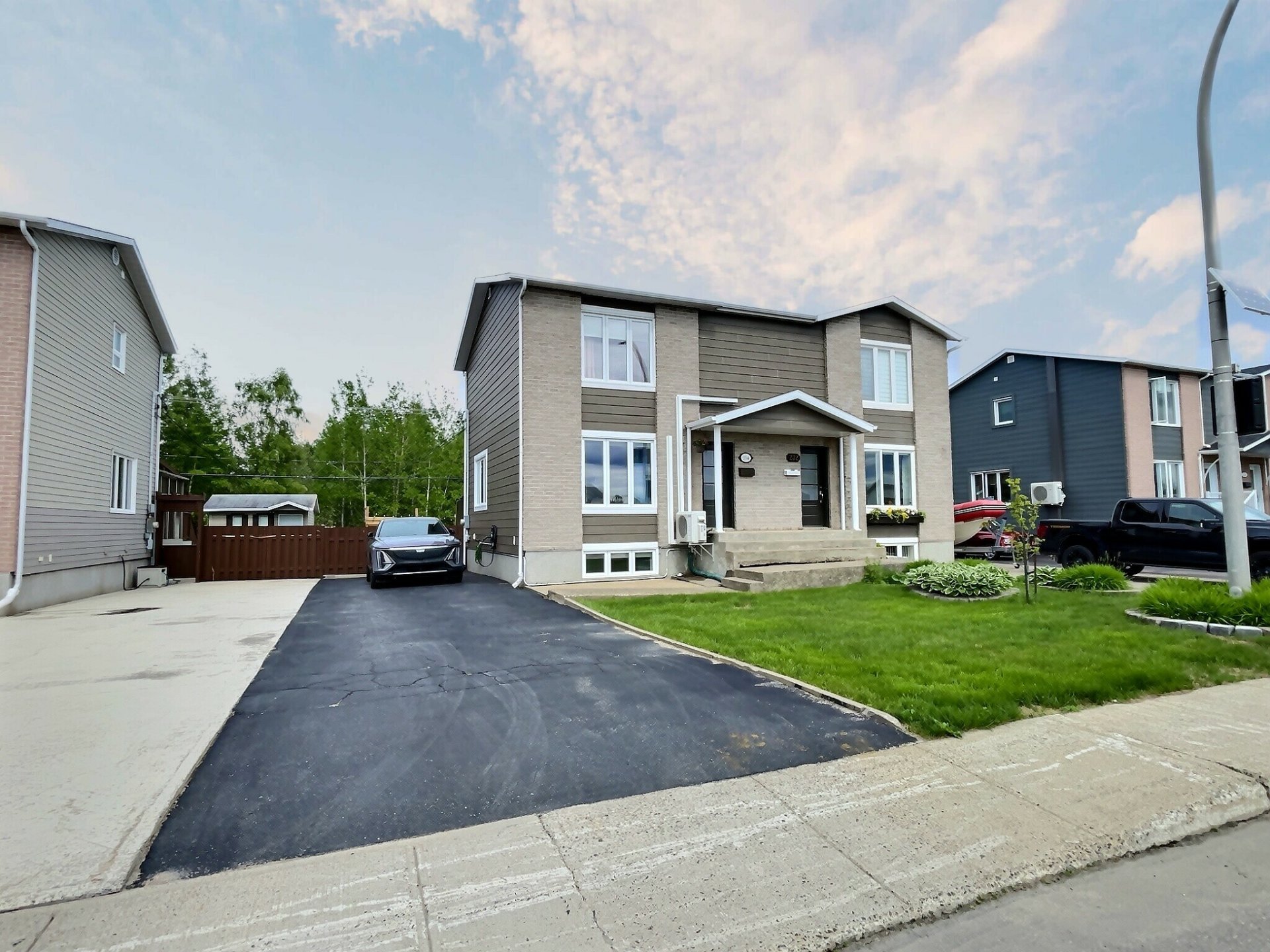 MLS: 21642616