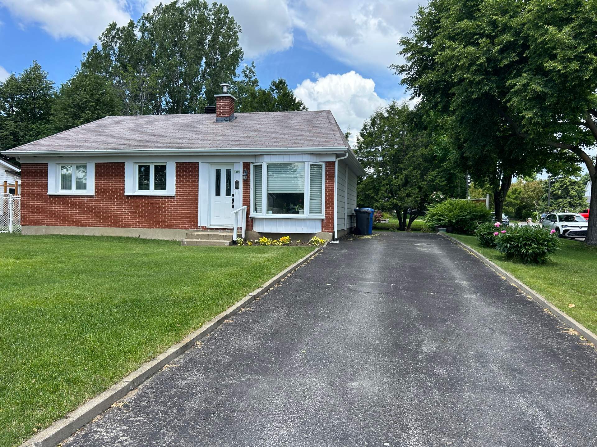 MLS: 28250452