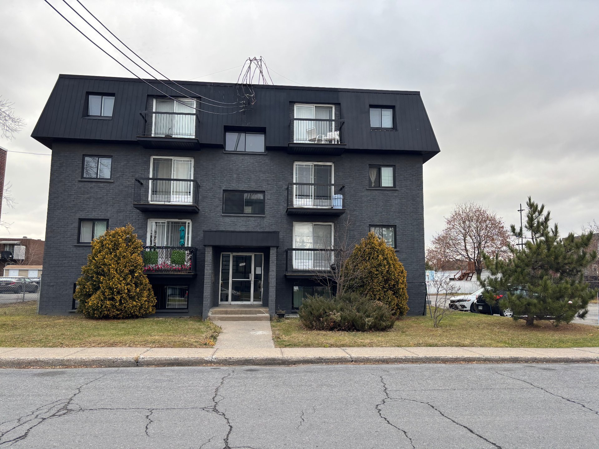 MLS: 25920562