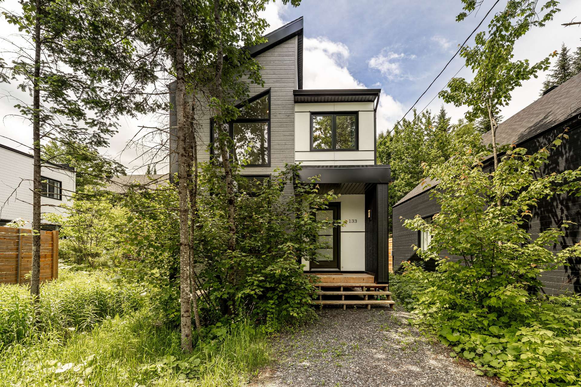 MLS: 24910339