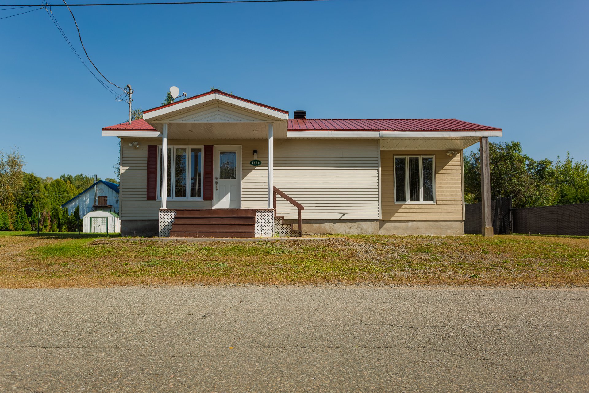 MLS: 27615860