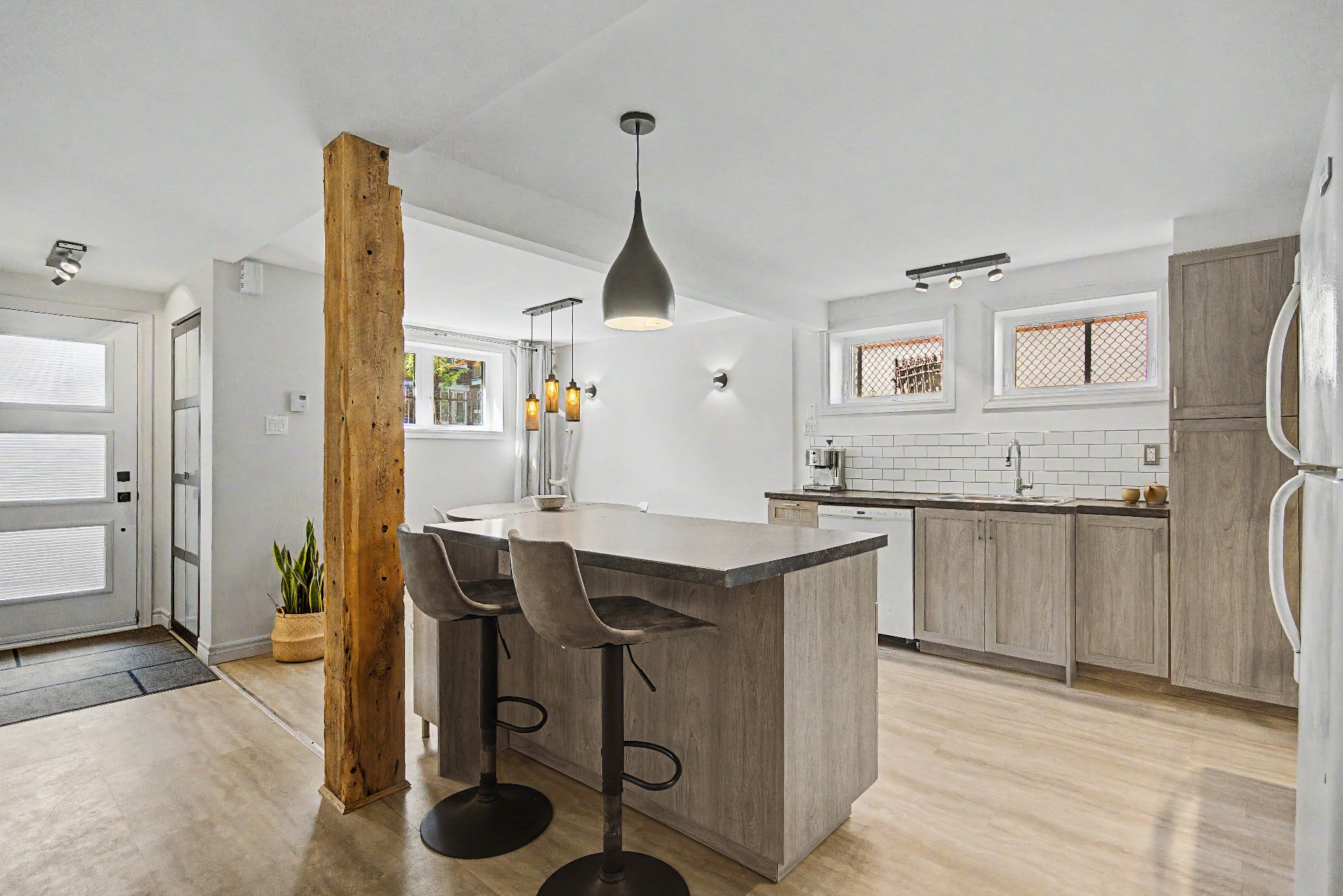MLS: 15182856