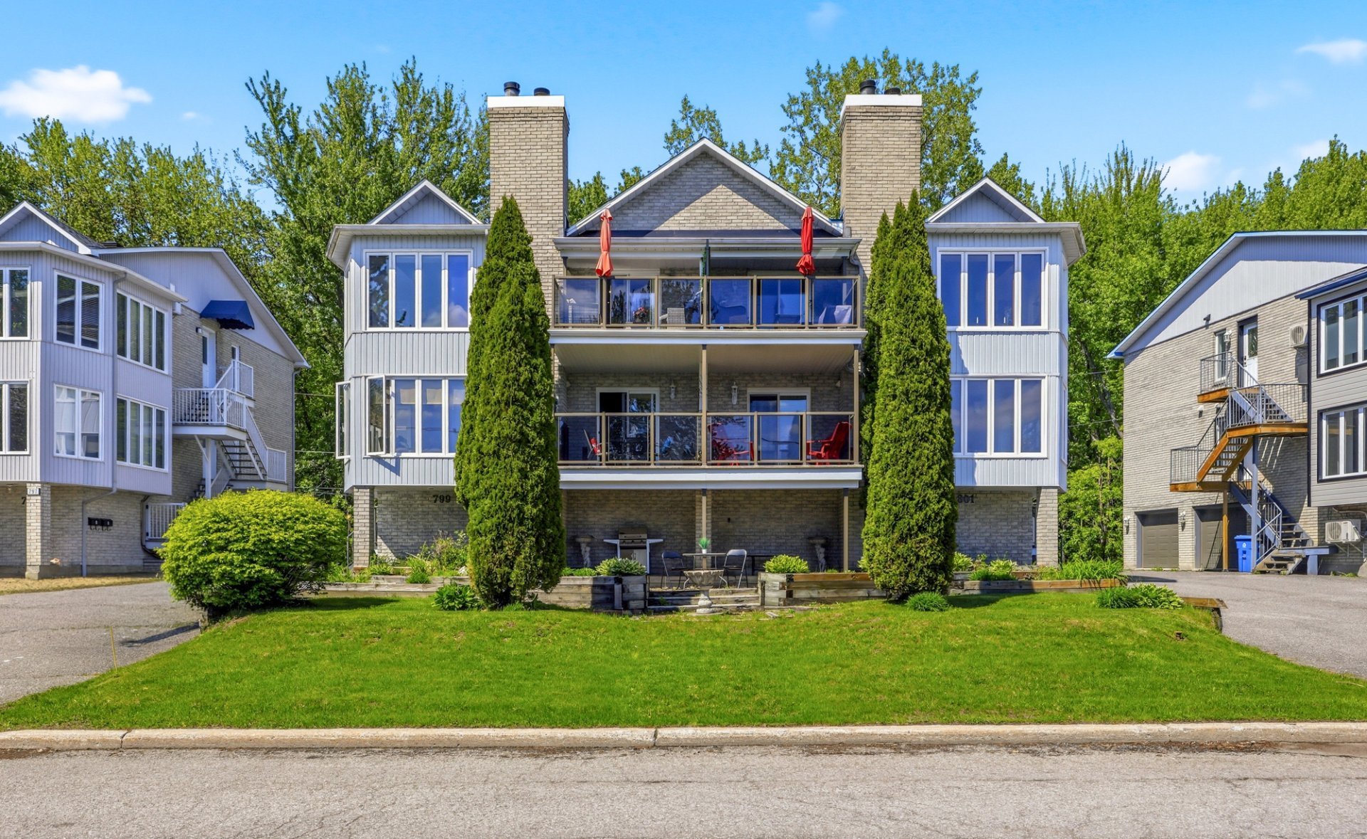 MLS: 25880122