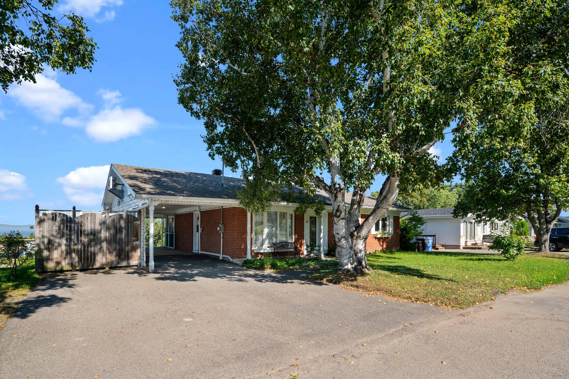 MLS: 26310486