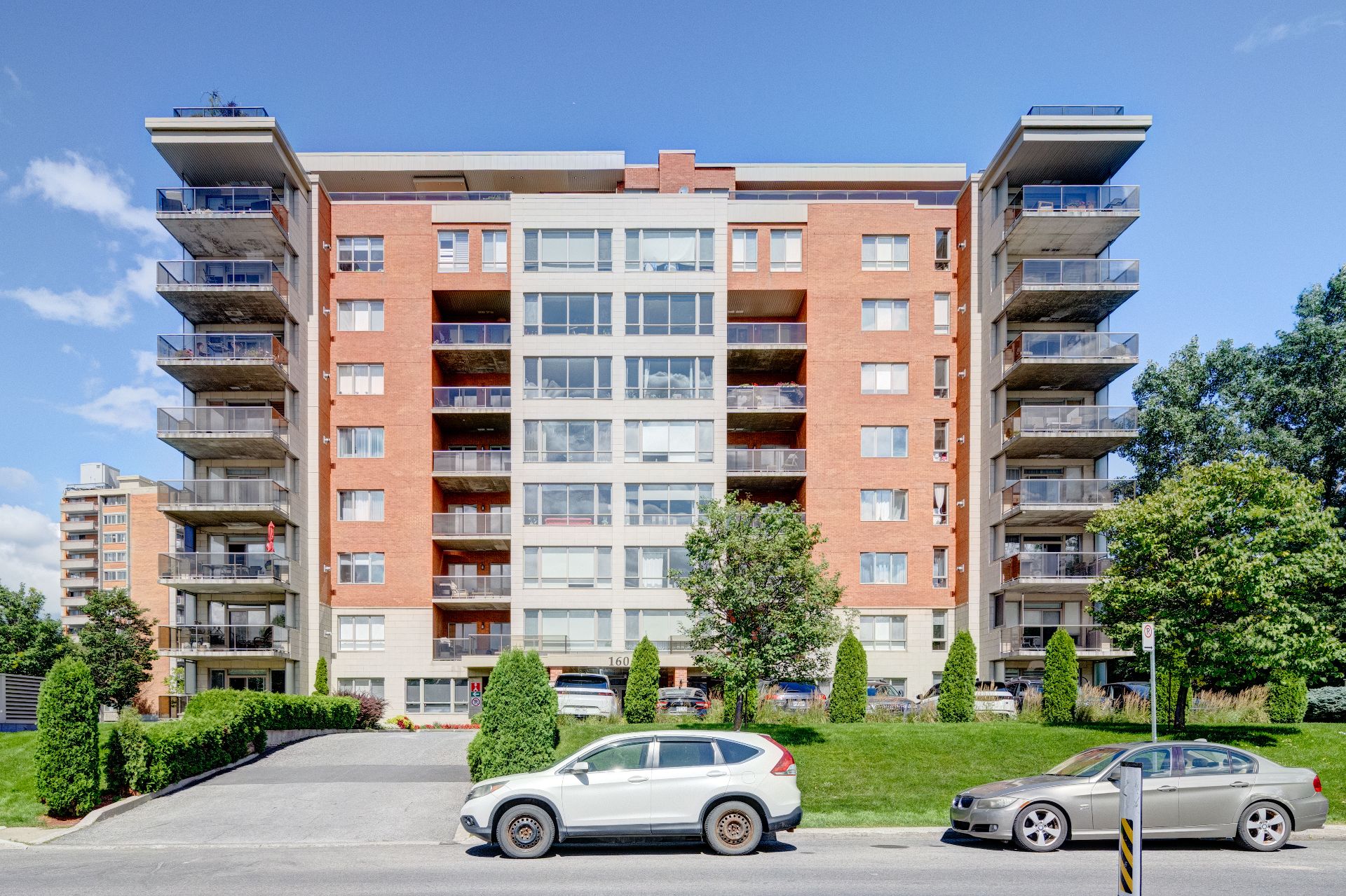 MLS: 24903484