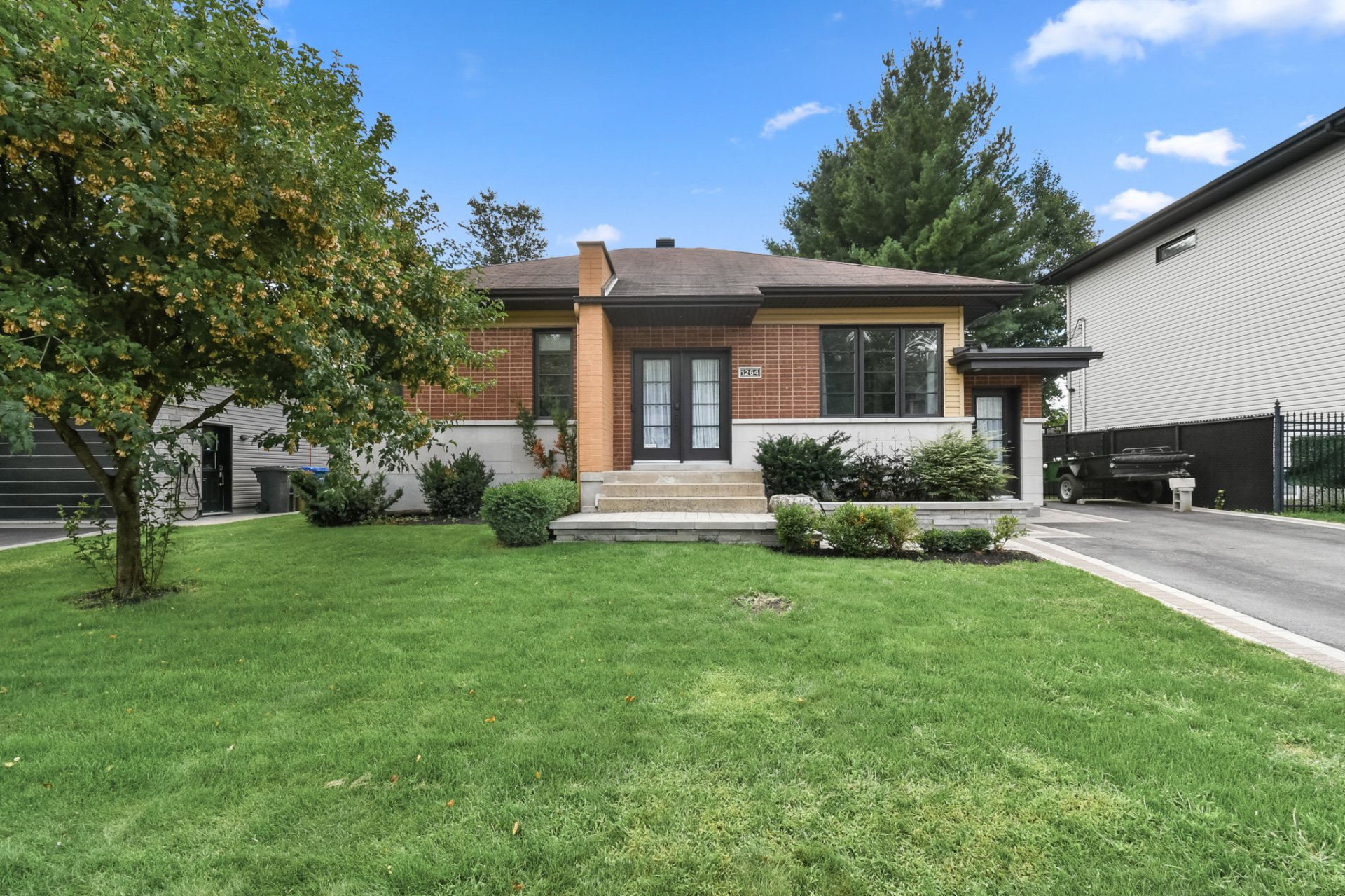 MLS: 19585386