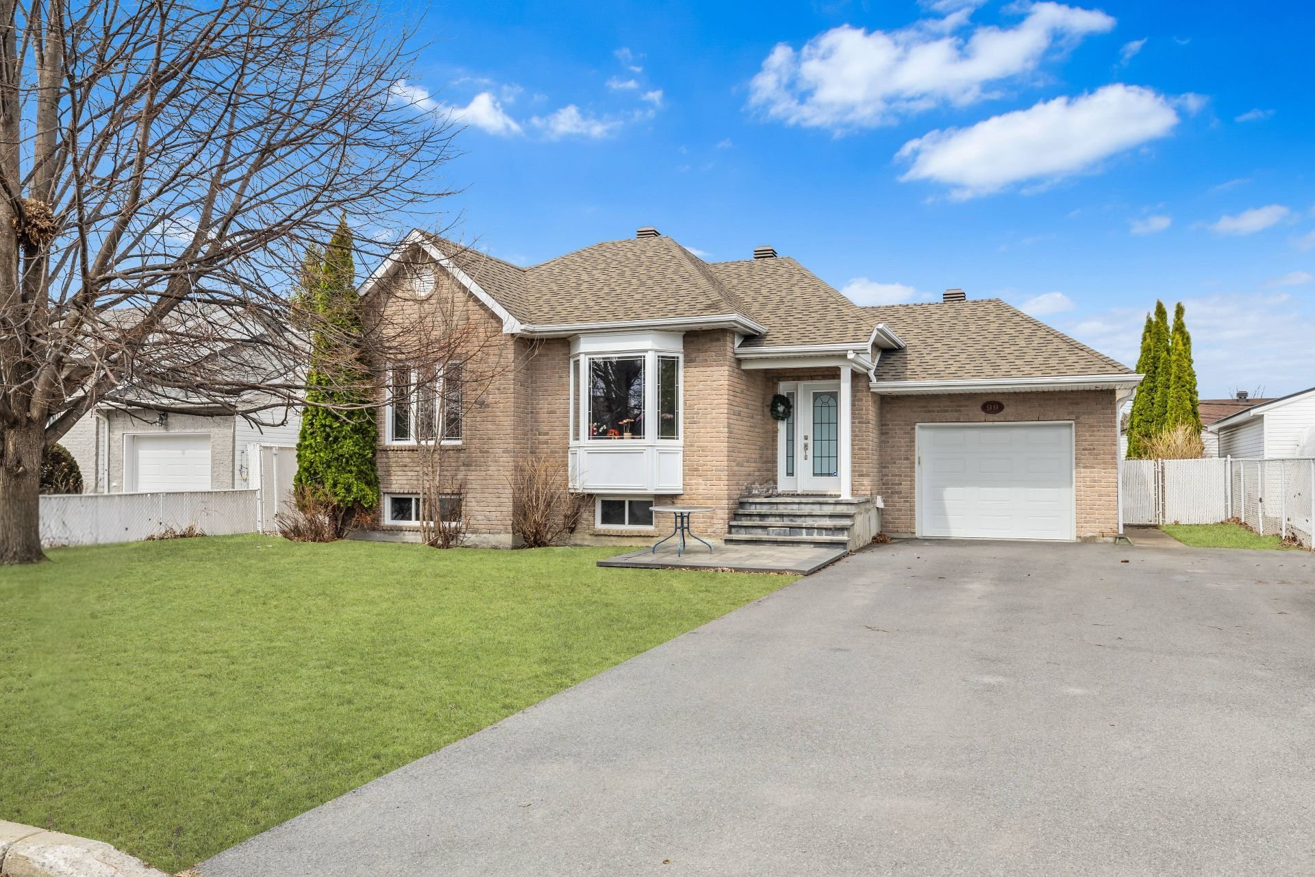 MLS: 21860057