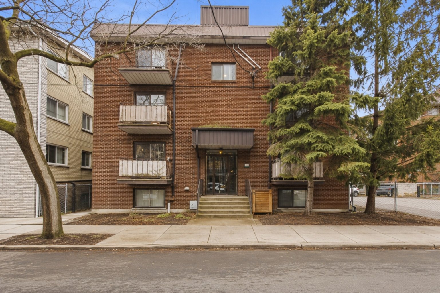 MLS: 22070931