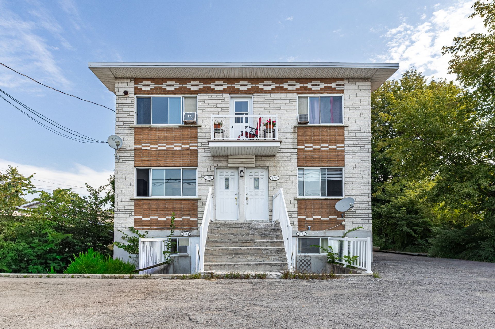 MLS: 22088383