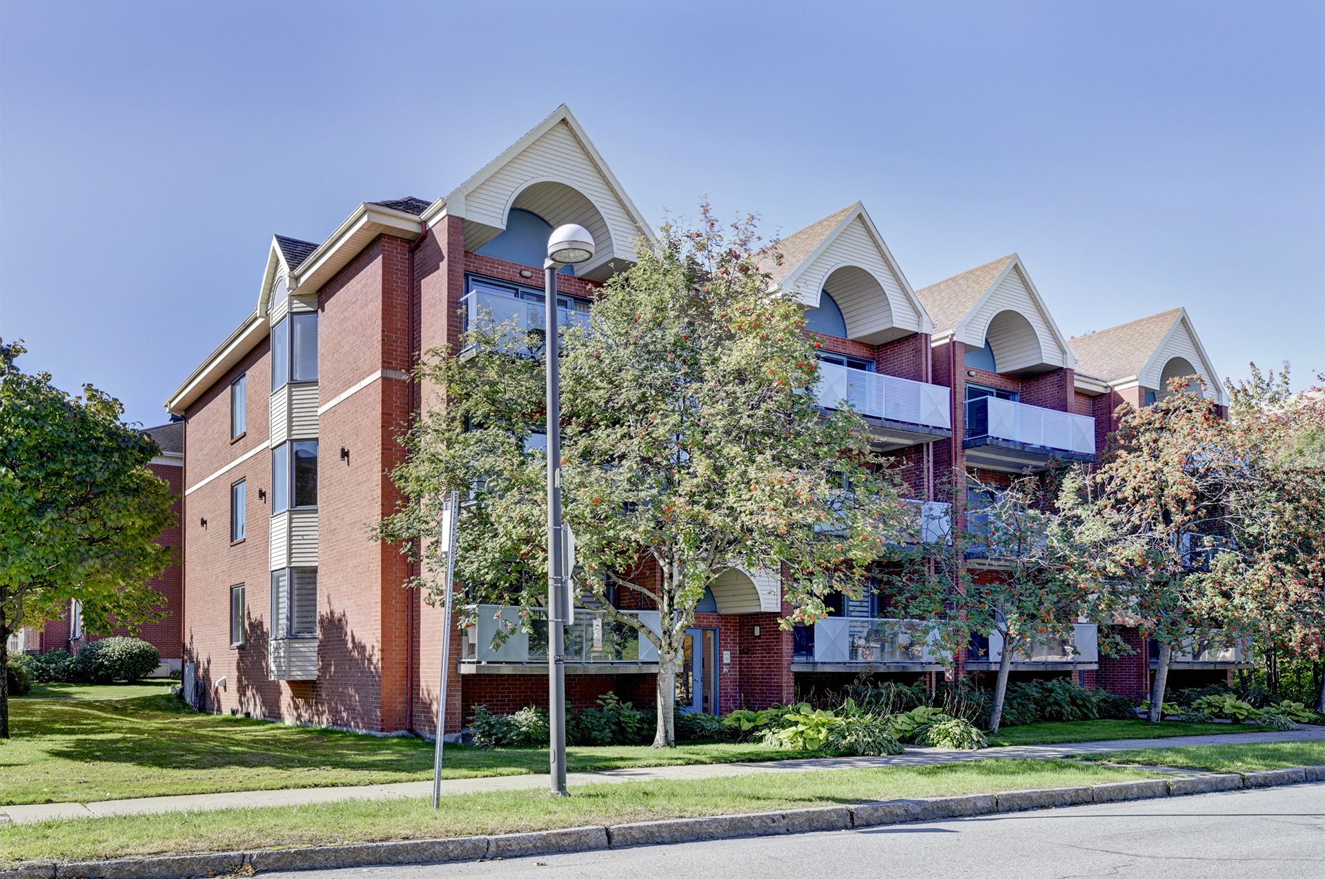 MLS: 28987443