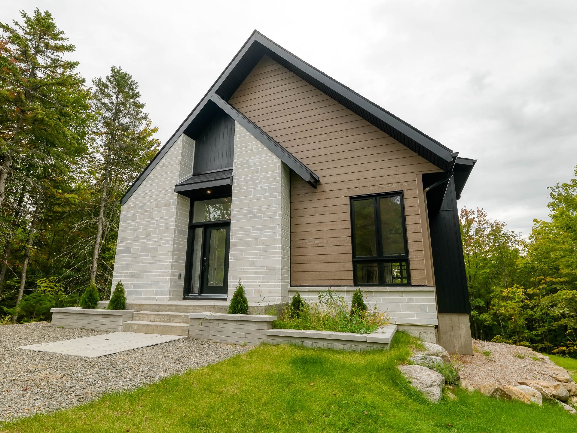 MLS: 17298852