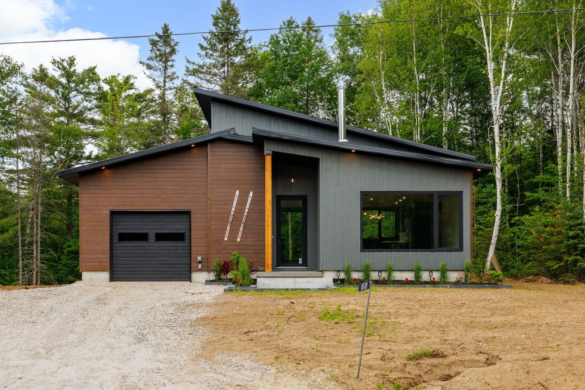 MLS: 25298658