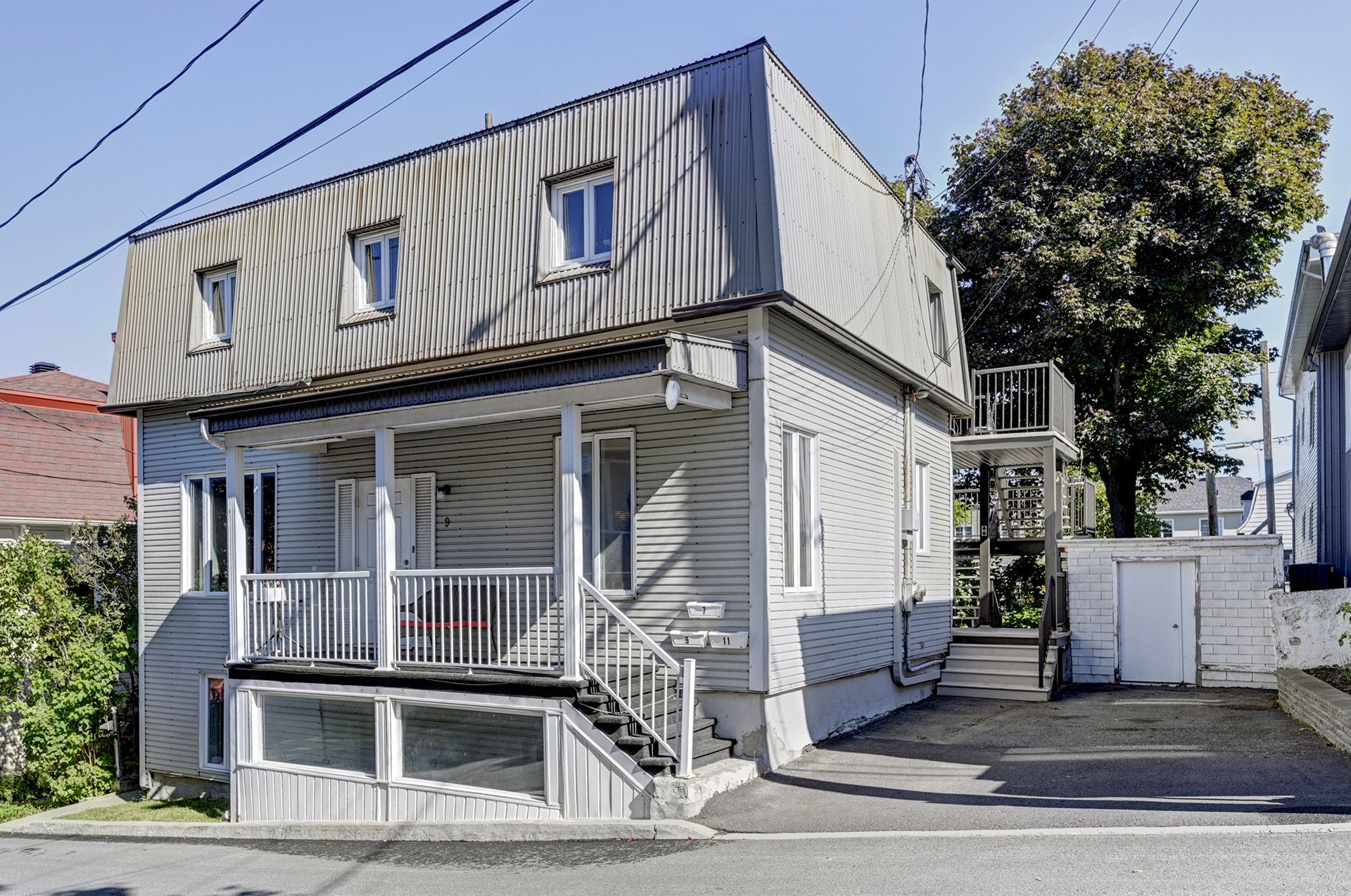 MLS: 27500869