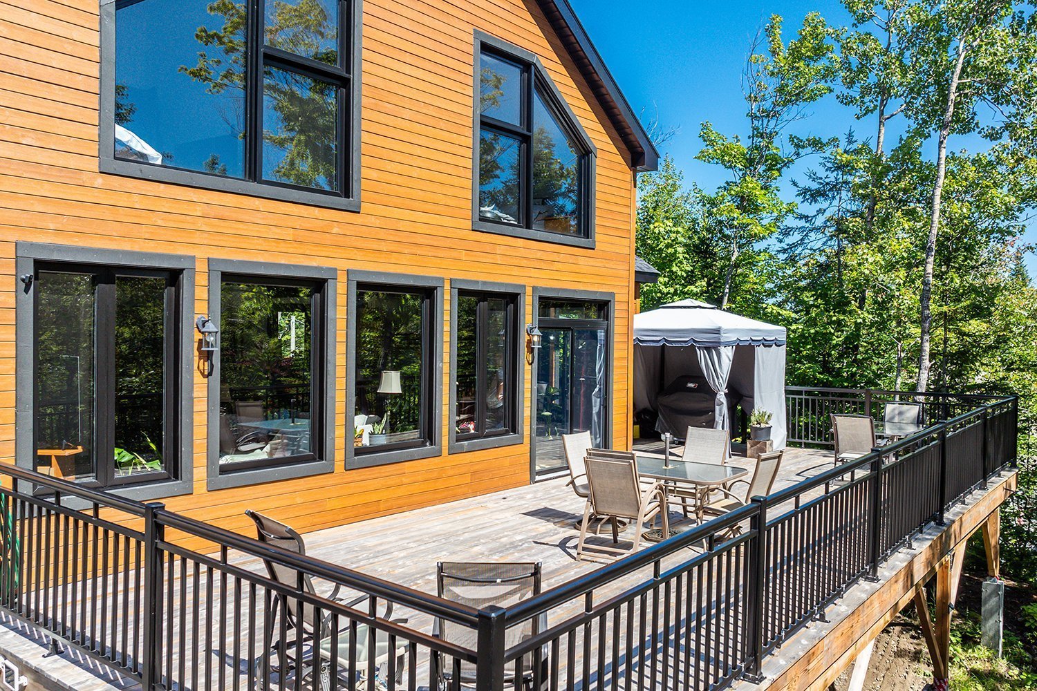 MLS: 21265511