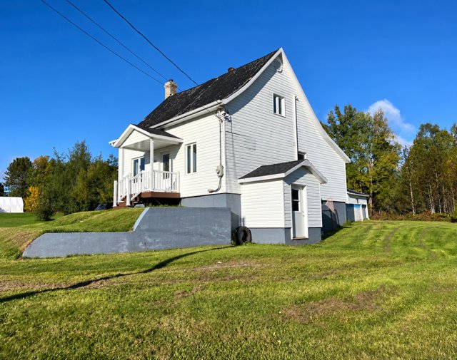 MLS: 22400392