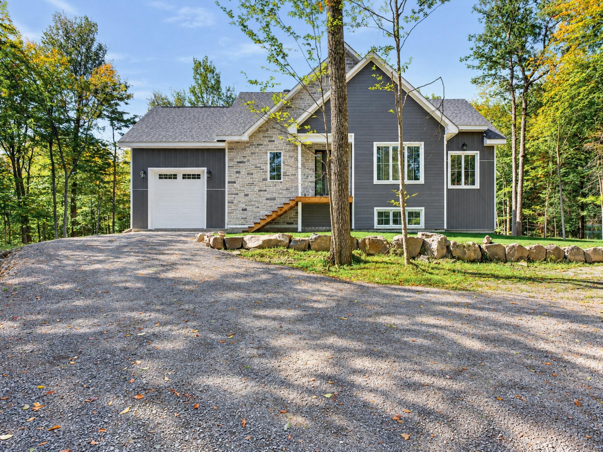 MLS: 27488469