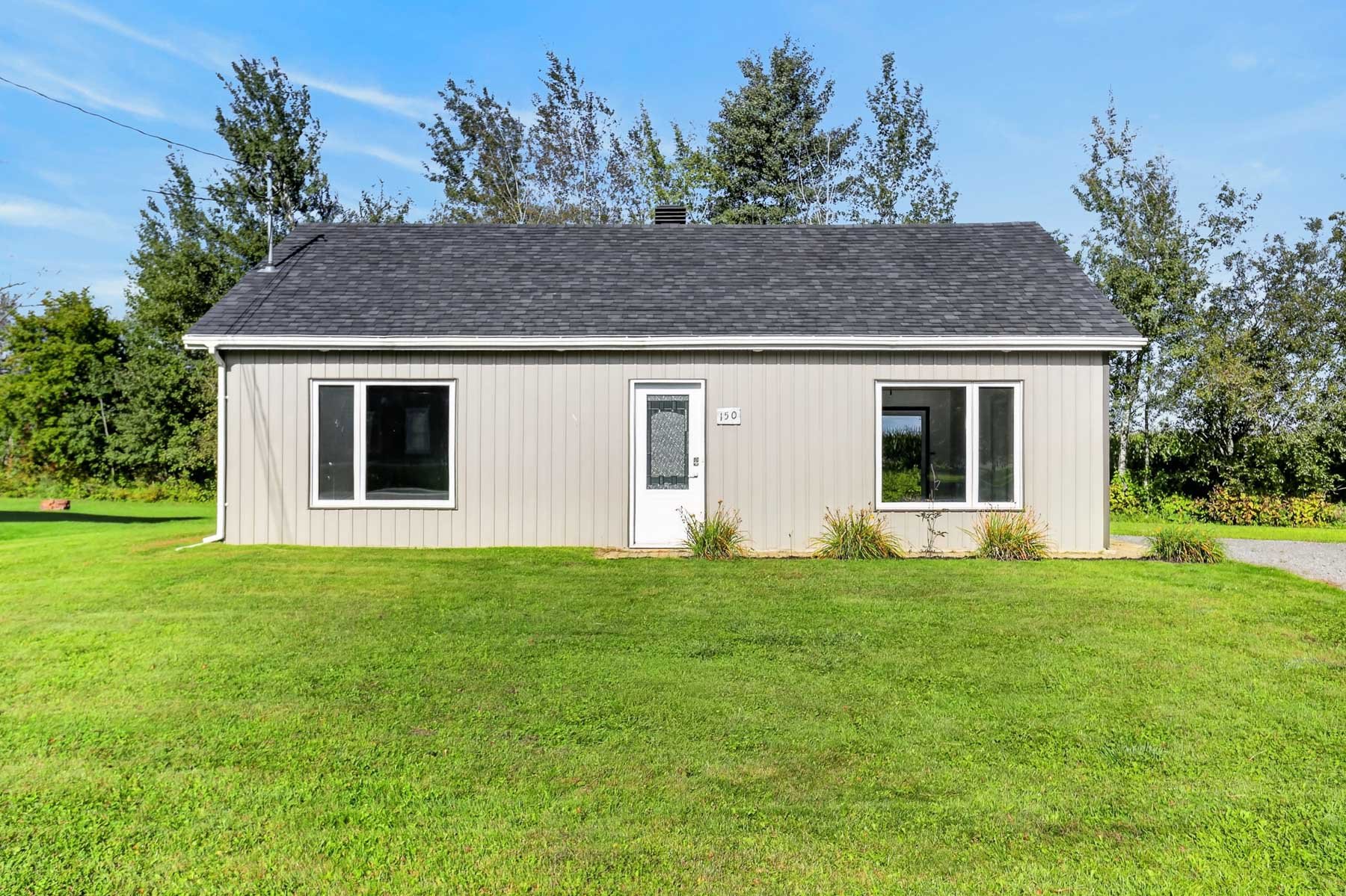 MLS: 23527099