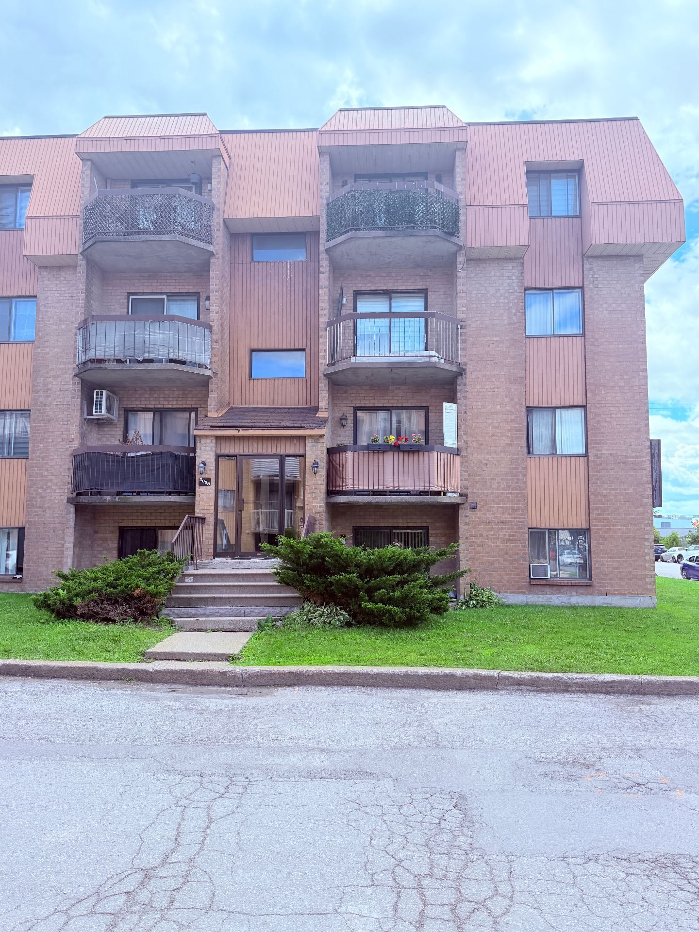 MLS: 17741464