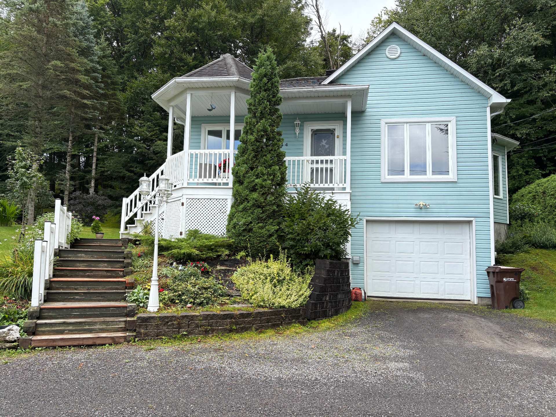 MLS: 25019750