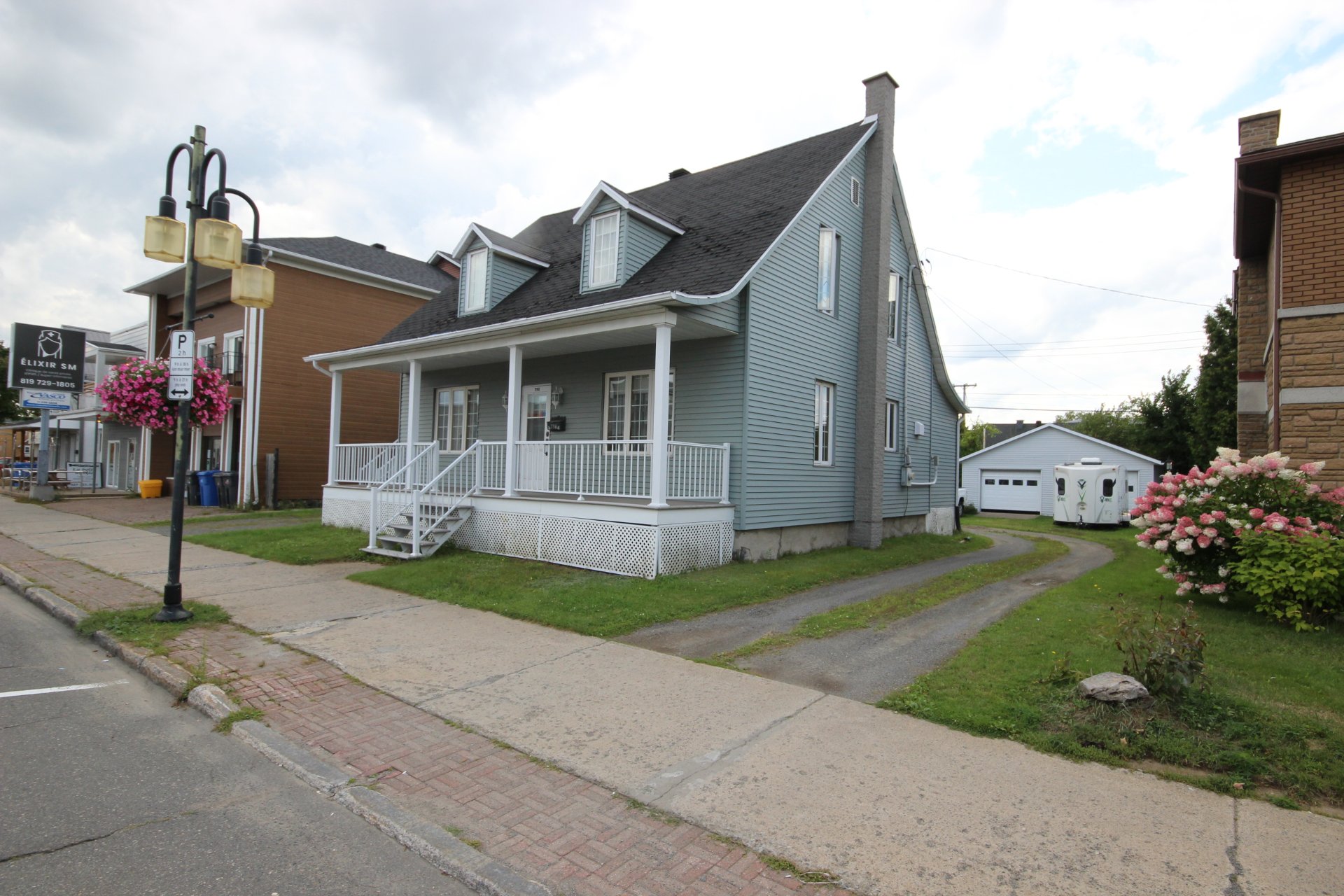 MLS: 22154449