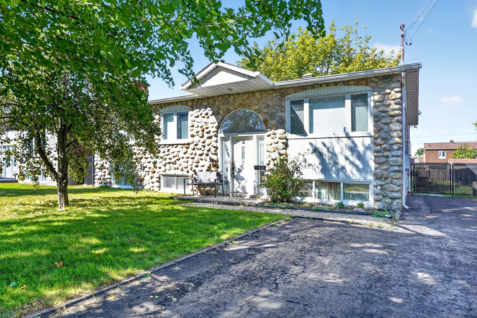 MLS: 18190772